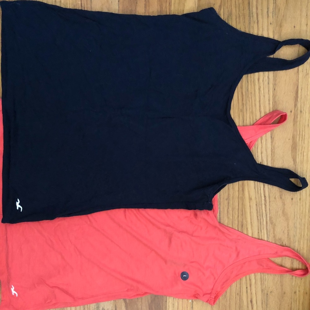 Set of 2 Hollister tanks